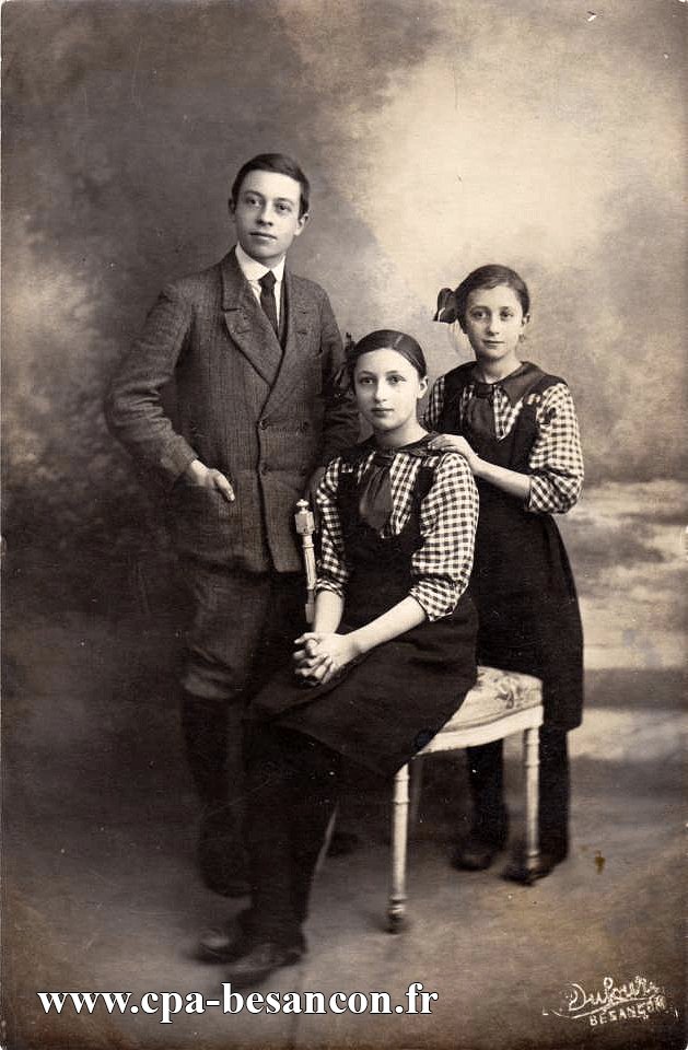 BESANÇON - Portrait d enfants